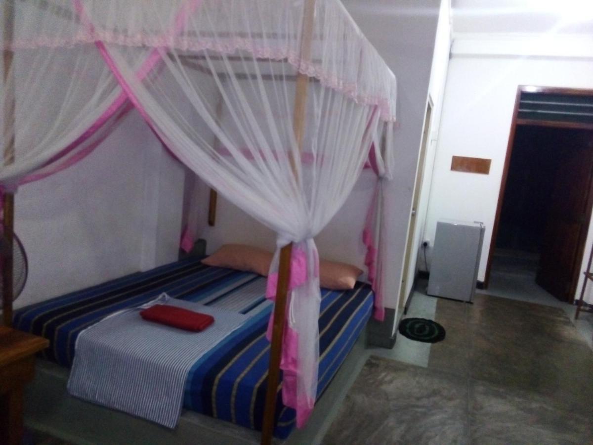 Villa Maleena Hikkaduwa Extérieur photo