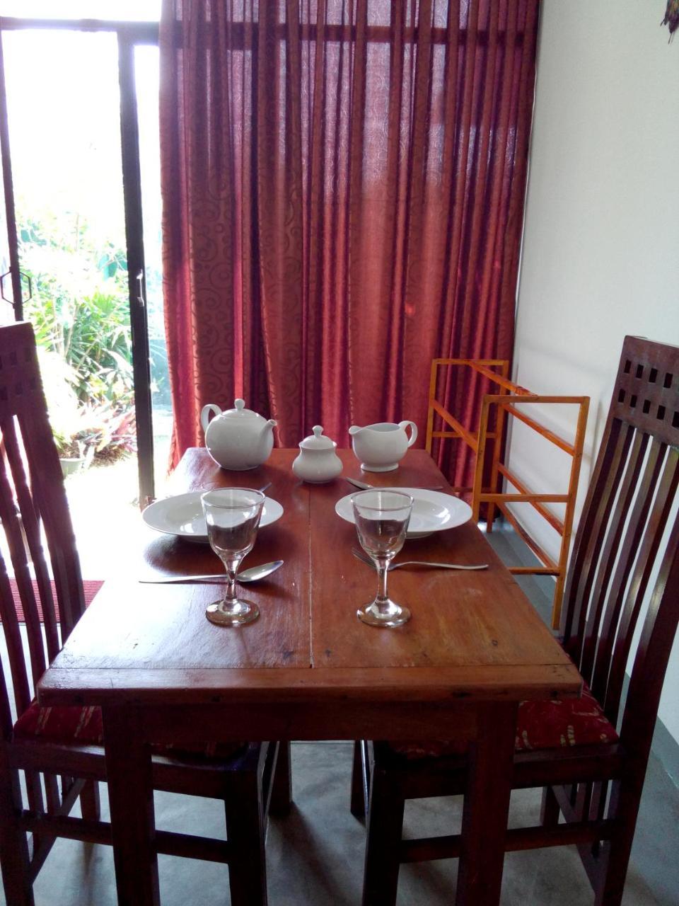 Villa Maleena Hikkaduwa Extérieur photo
